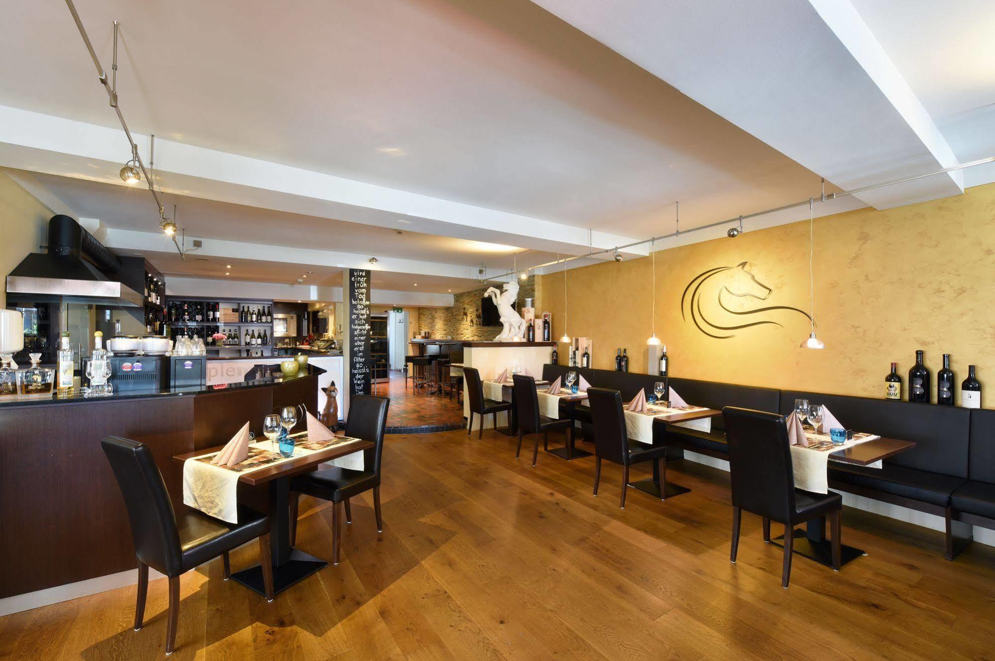 Apart Hotel Amadeo Цофинген Экстерьер фото