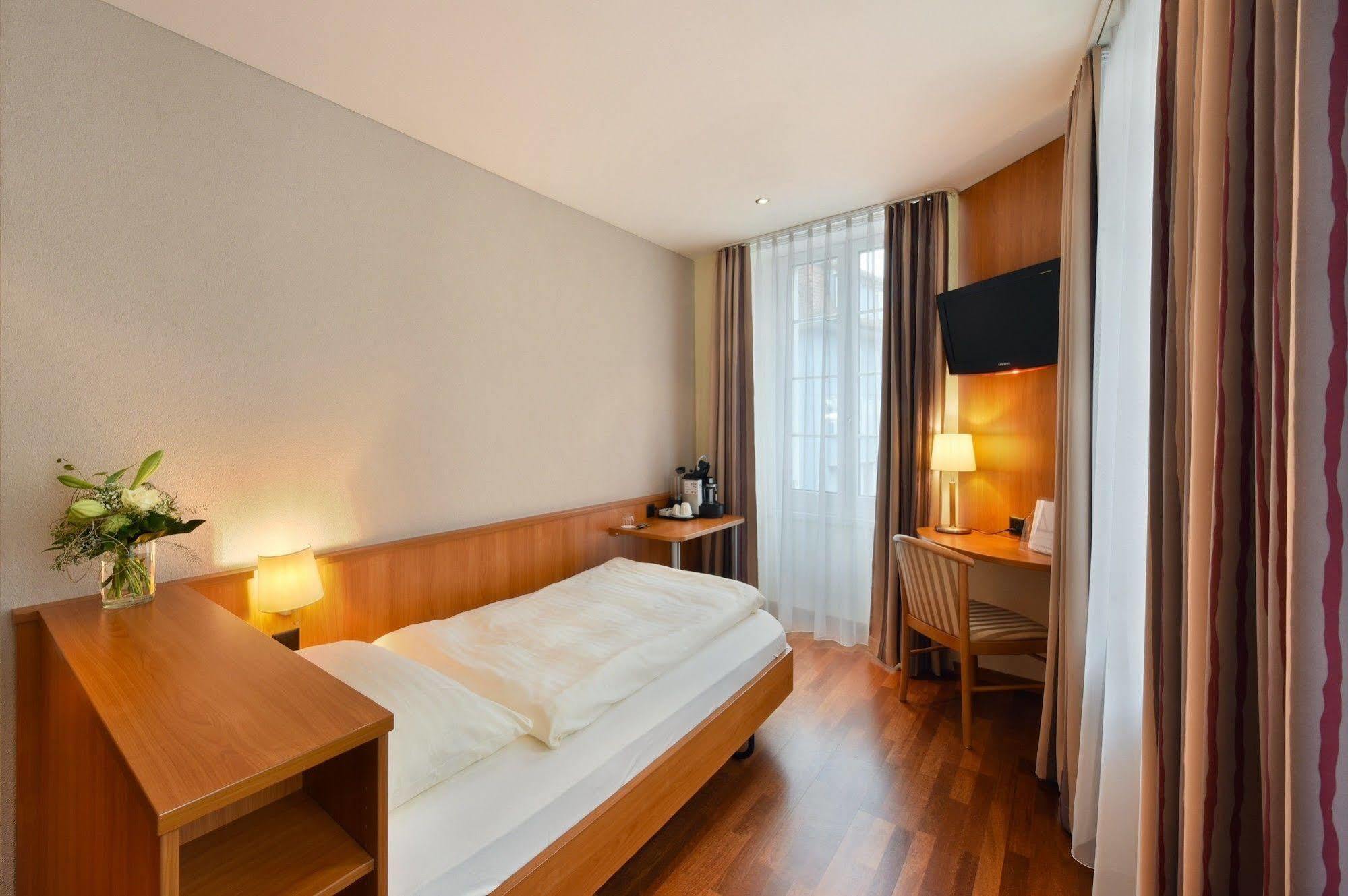 Apart Hotel Amadeo Цофинген Экстерьер фото