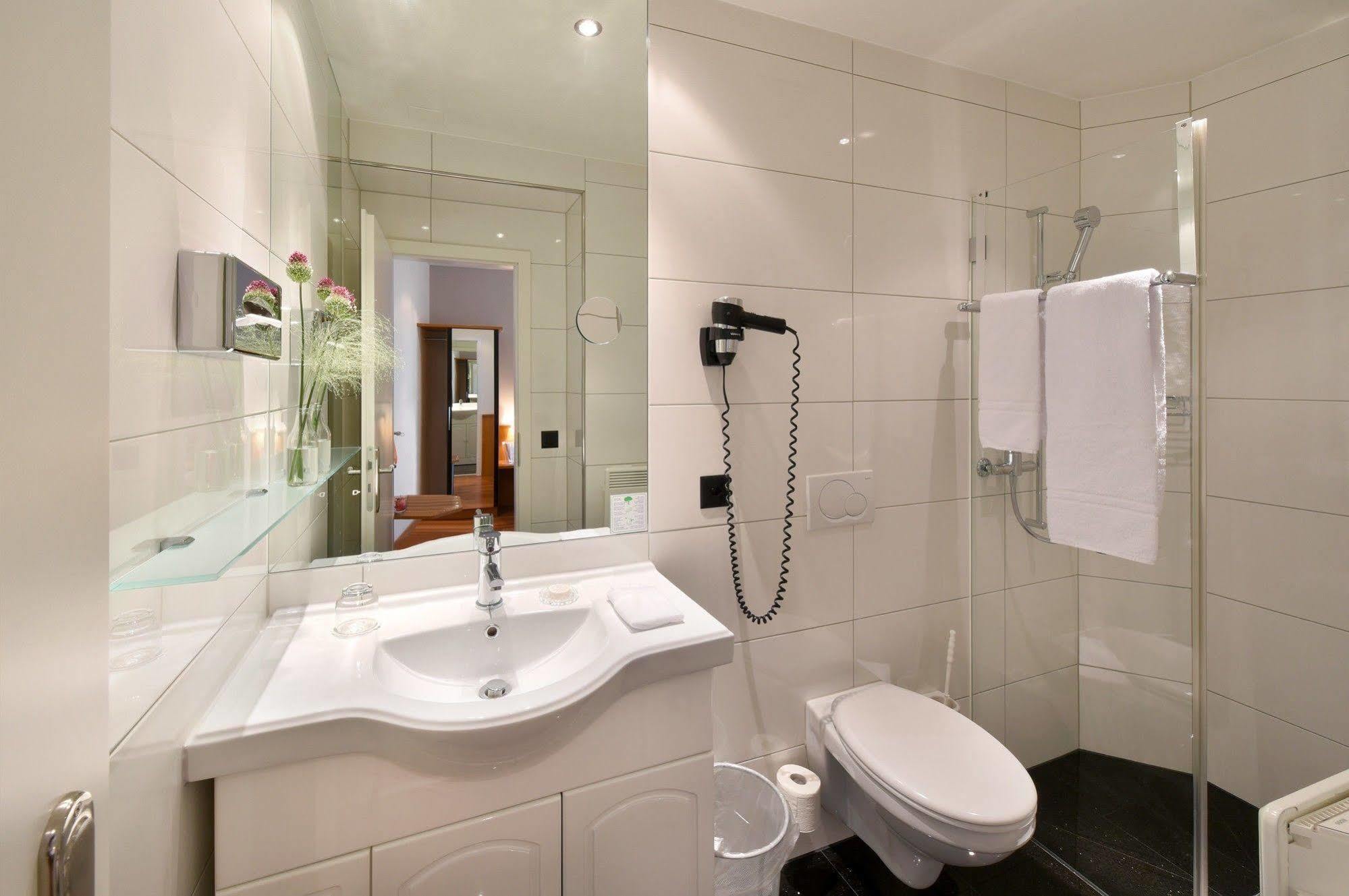 Apart Hotel Amadeo Цофинген Экстерьер фото