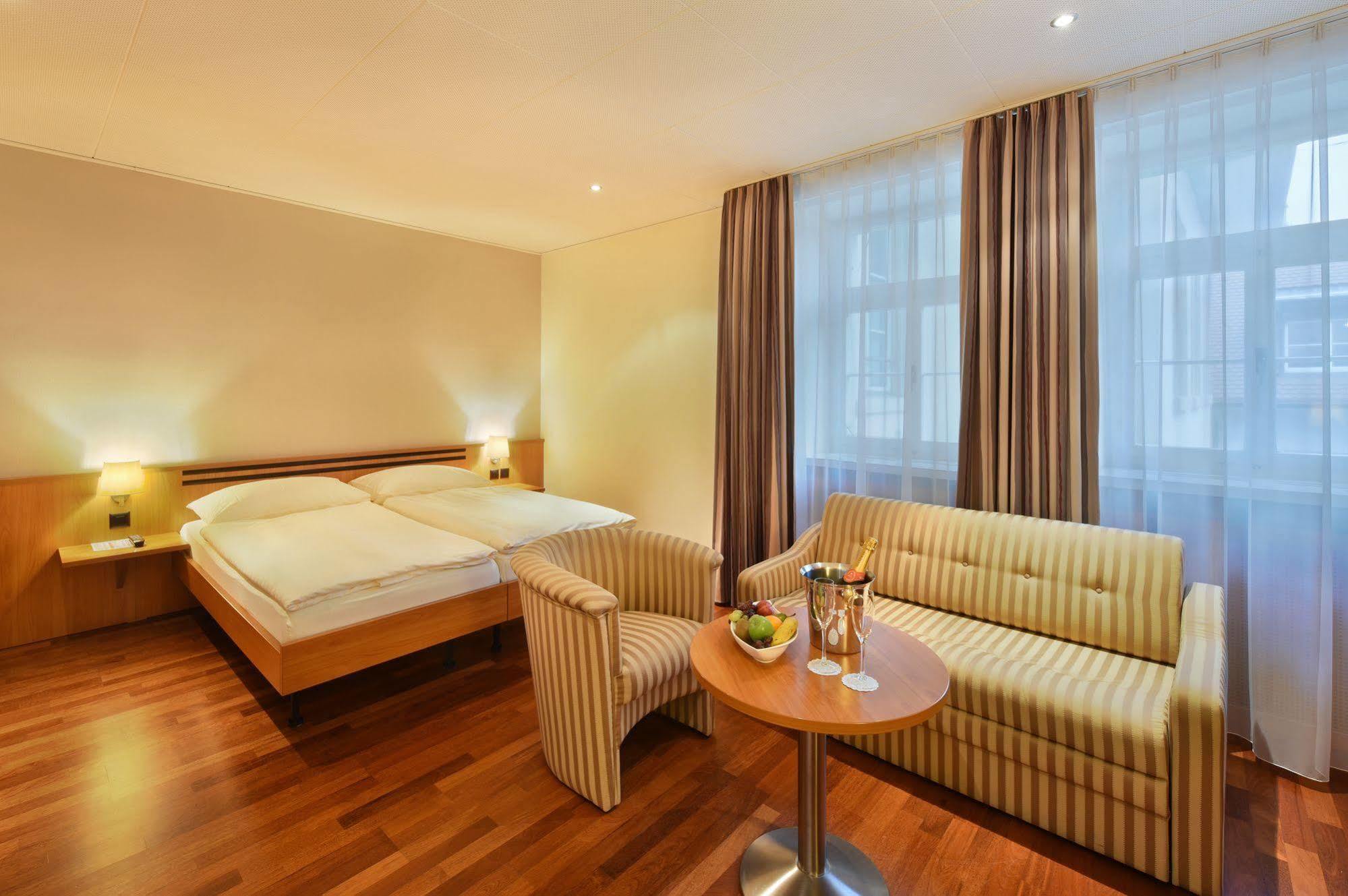 Apart Hotel Amadeo Цофинген Экстерьер фото
