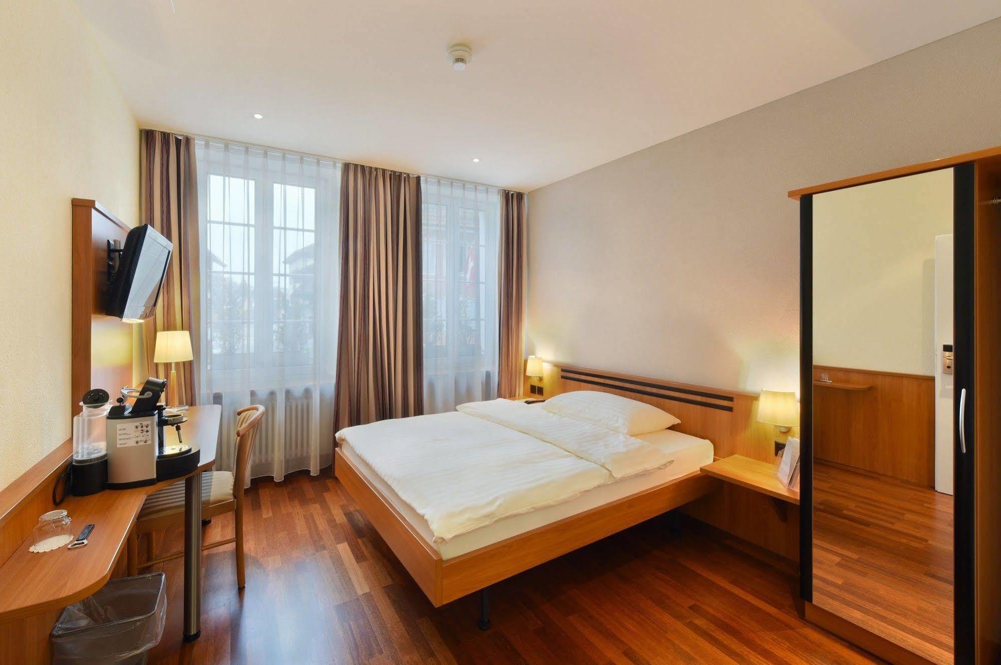 Apart Hotel Amadeo Цофинген Экстерьер фото